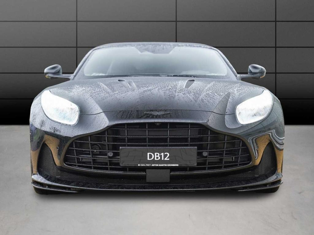 Aston Martin DB12