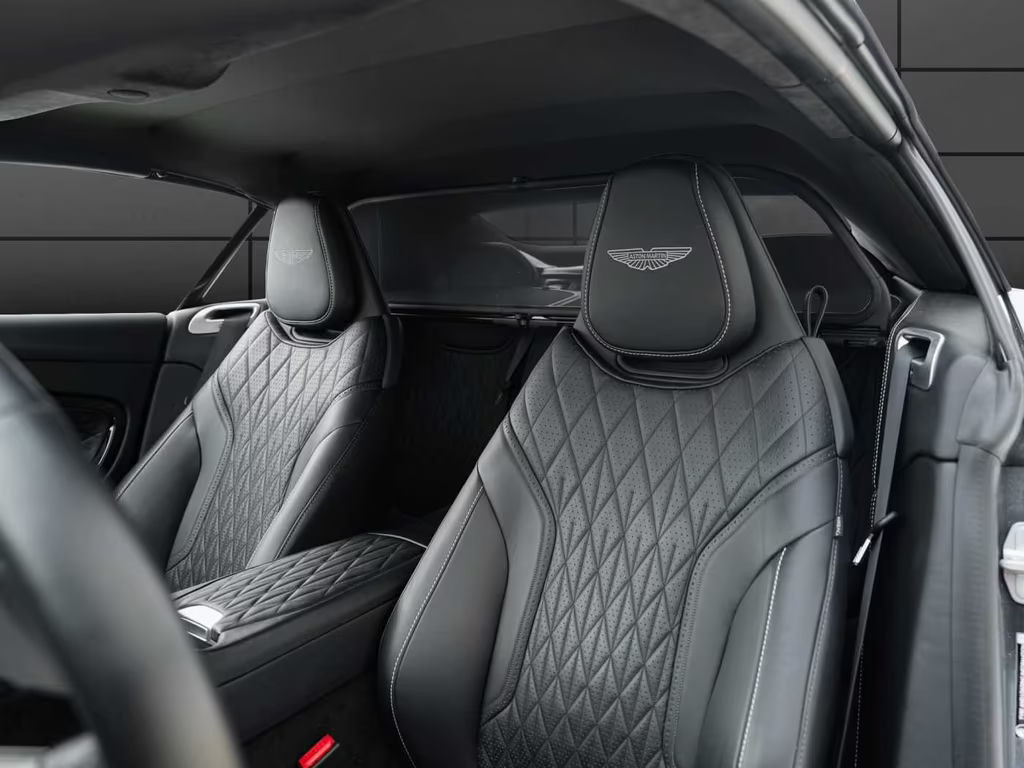Aston Martin DB12