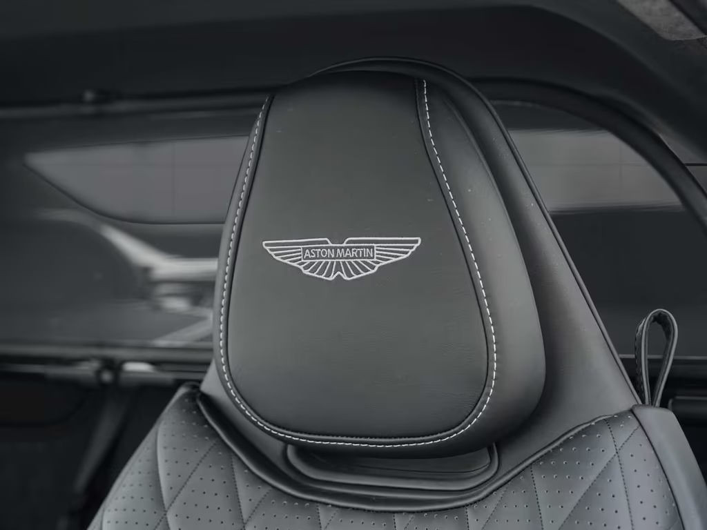 Aston Martin DB12