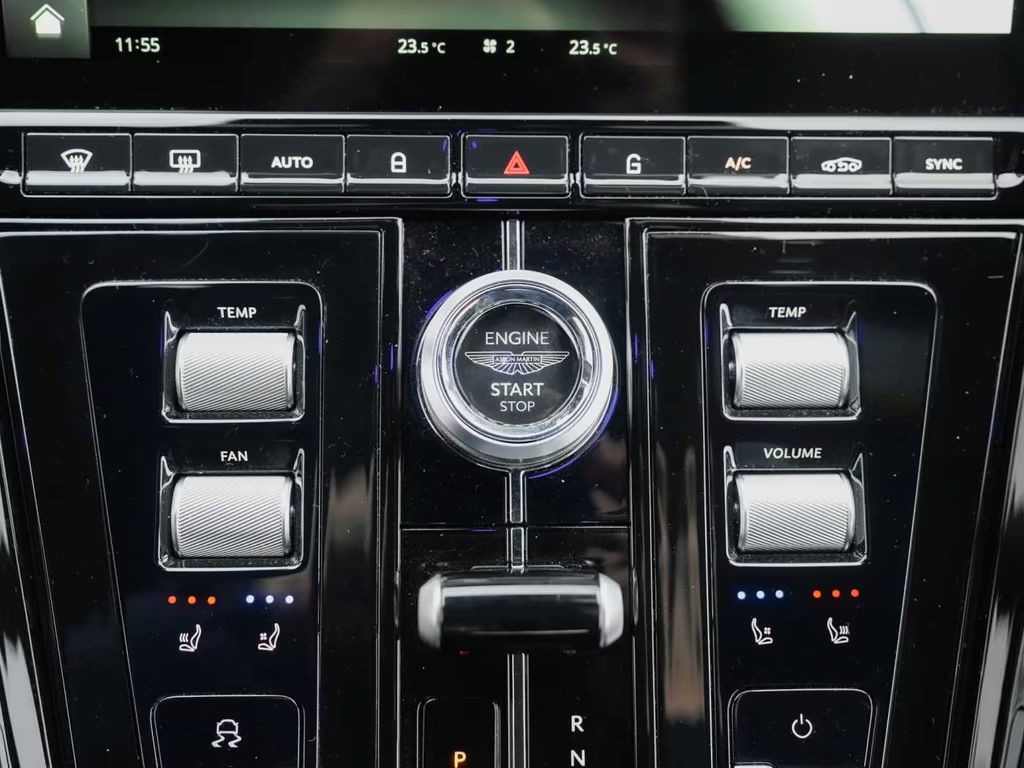 Aston Martin DB12