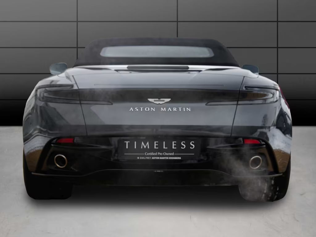 Aston Martin DB12