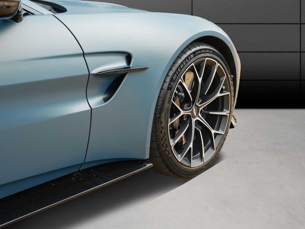 Aston Martin V8 Vantage