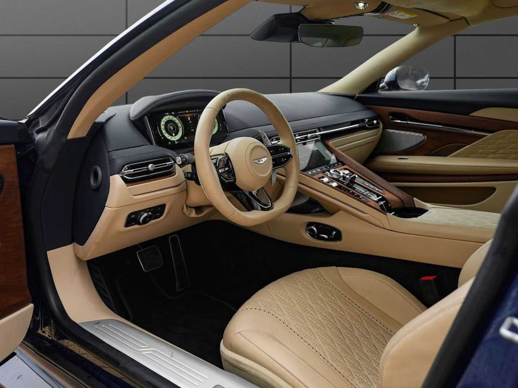 Aston Martin DB12