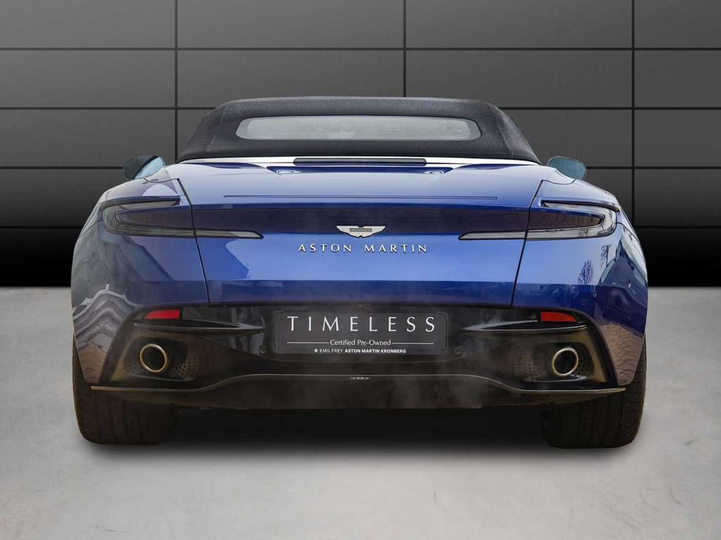 Aston Martin DB12 Volante