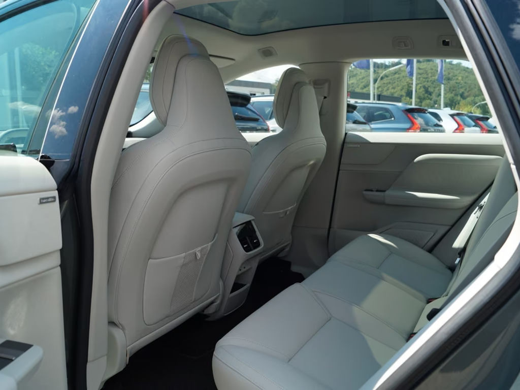 Volvo EX60