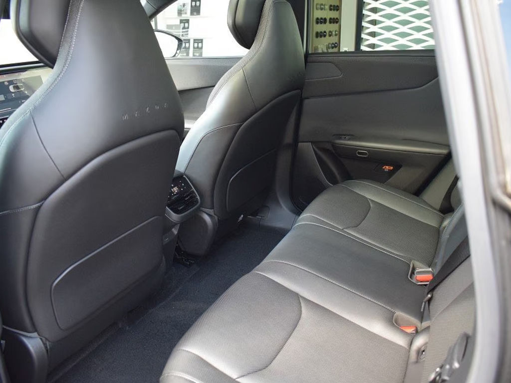 Mazda CX-6e