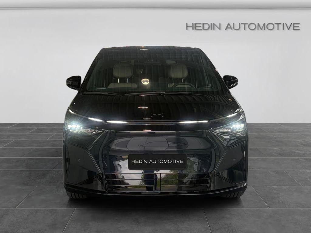 Xpeng X9 Performance AWD