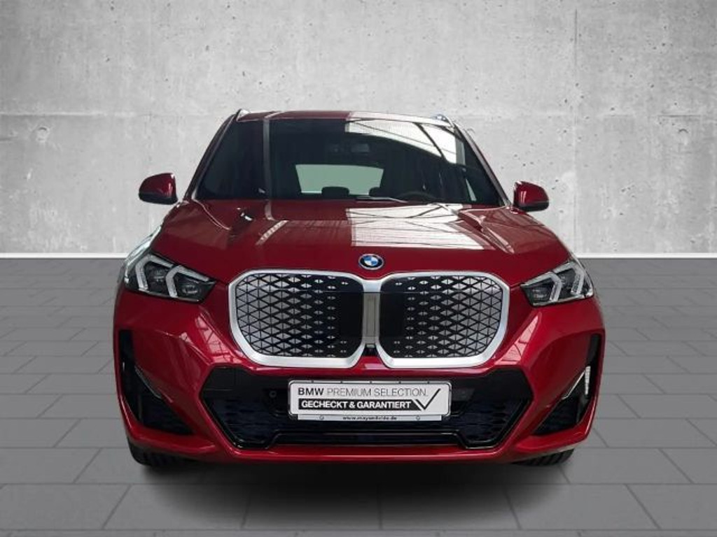 BMW iX1