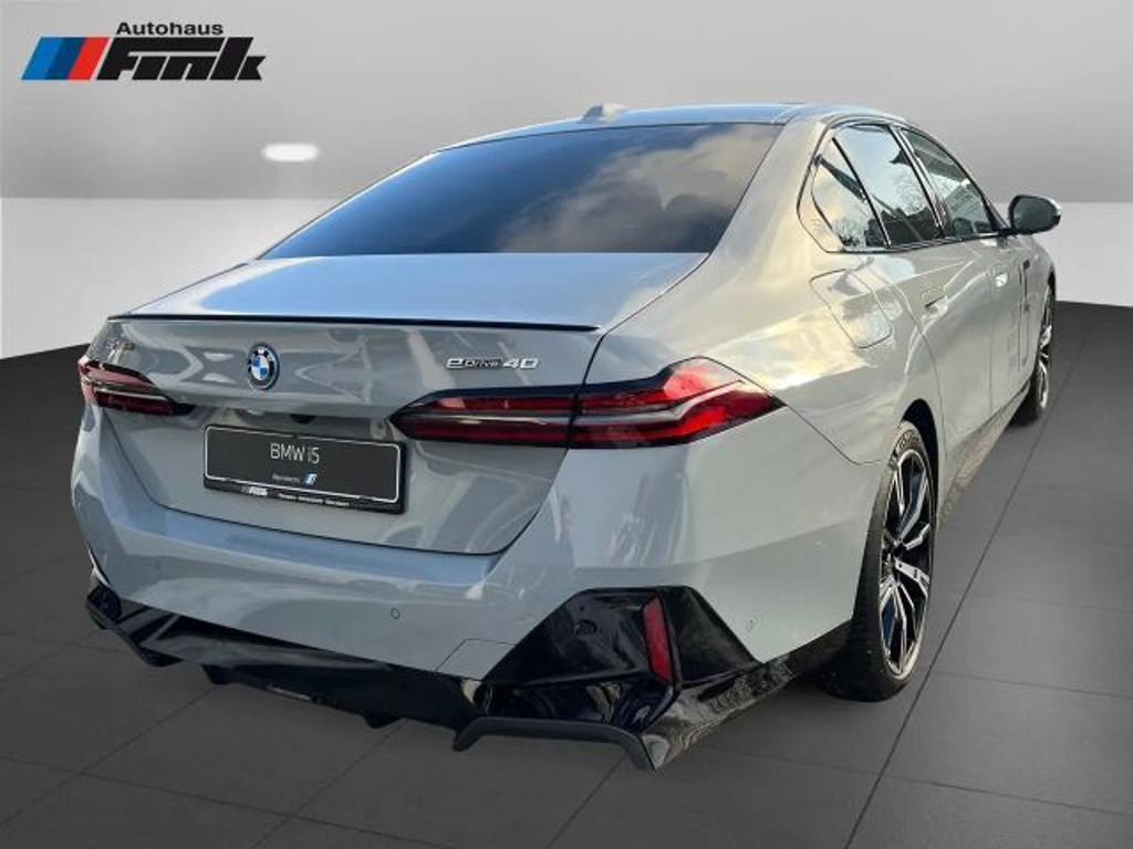 BMW i5