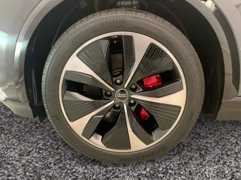 Audi SQ6 e-tron