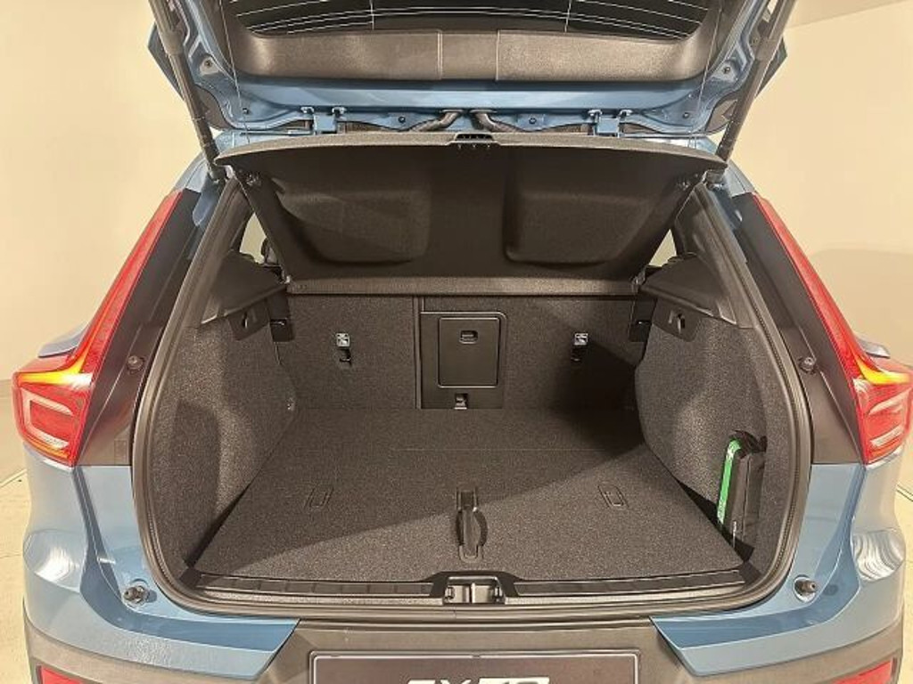 Volvo EX40