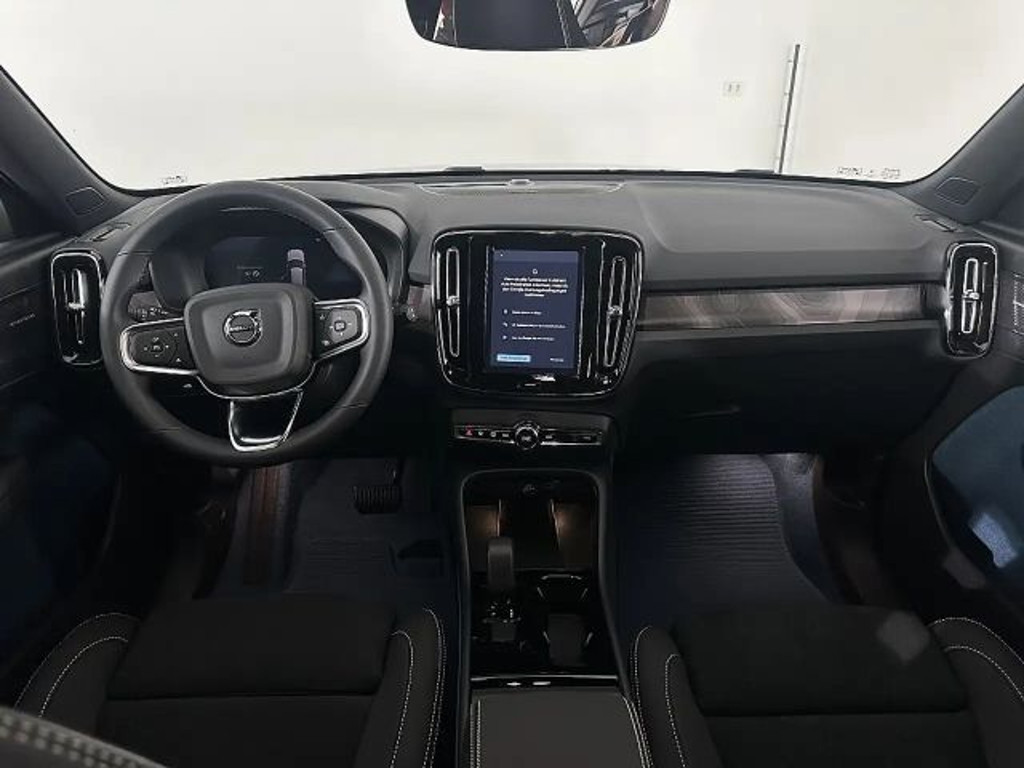 Volvo EX40