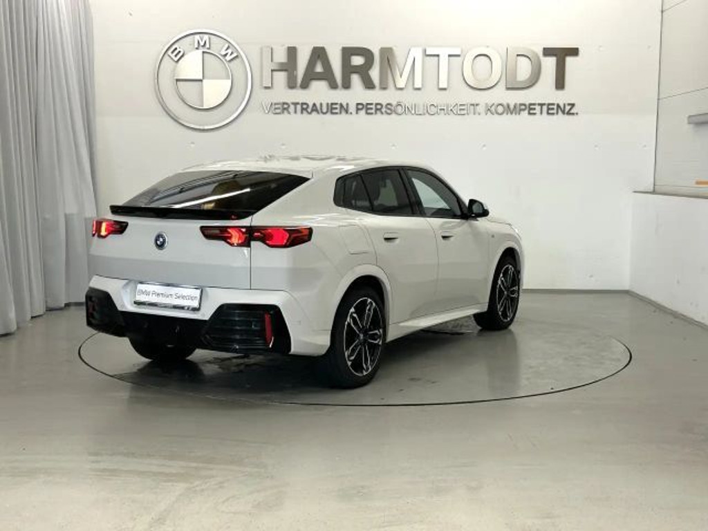 BMW iX2