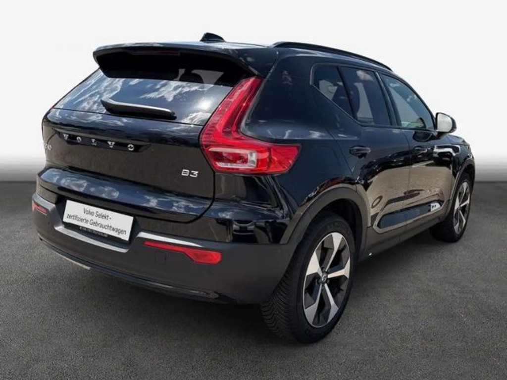 Volvo XC40 Plus Dark