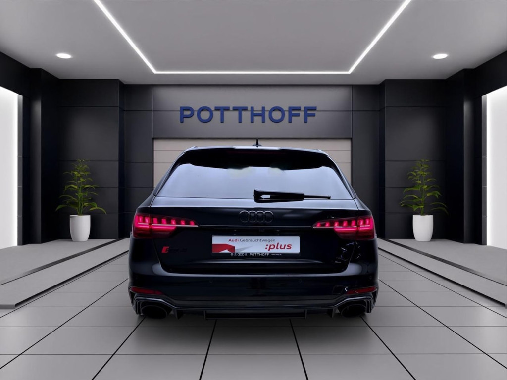 Audi RS4