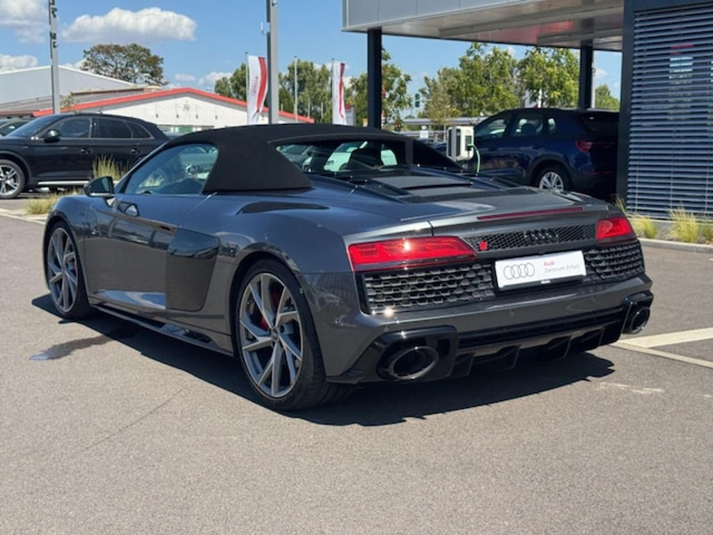 Audi R8