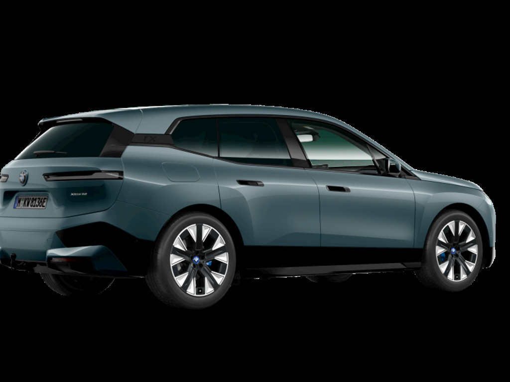 BMW iX