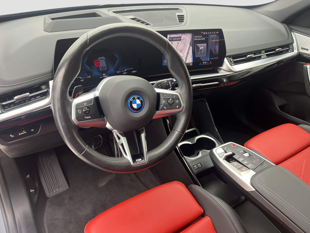 BMW iX1