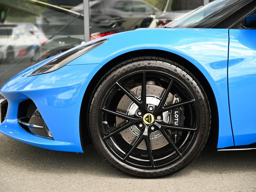 Lotus Emira