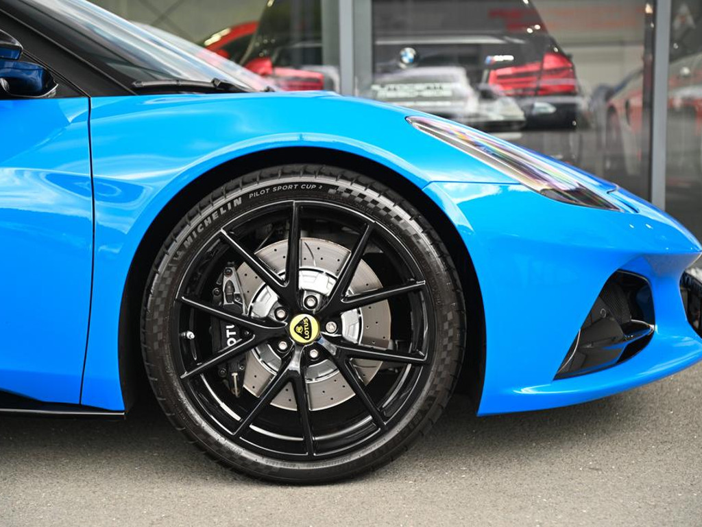 Lotus Emira