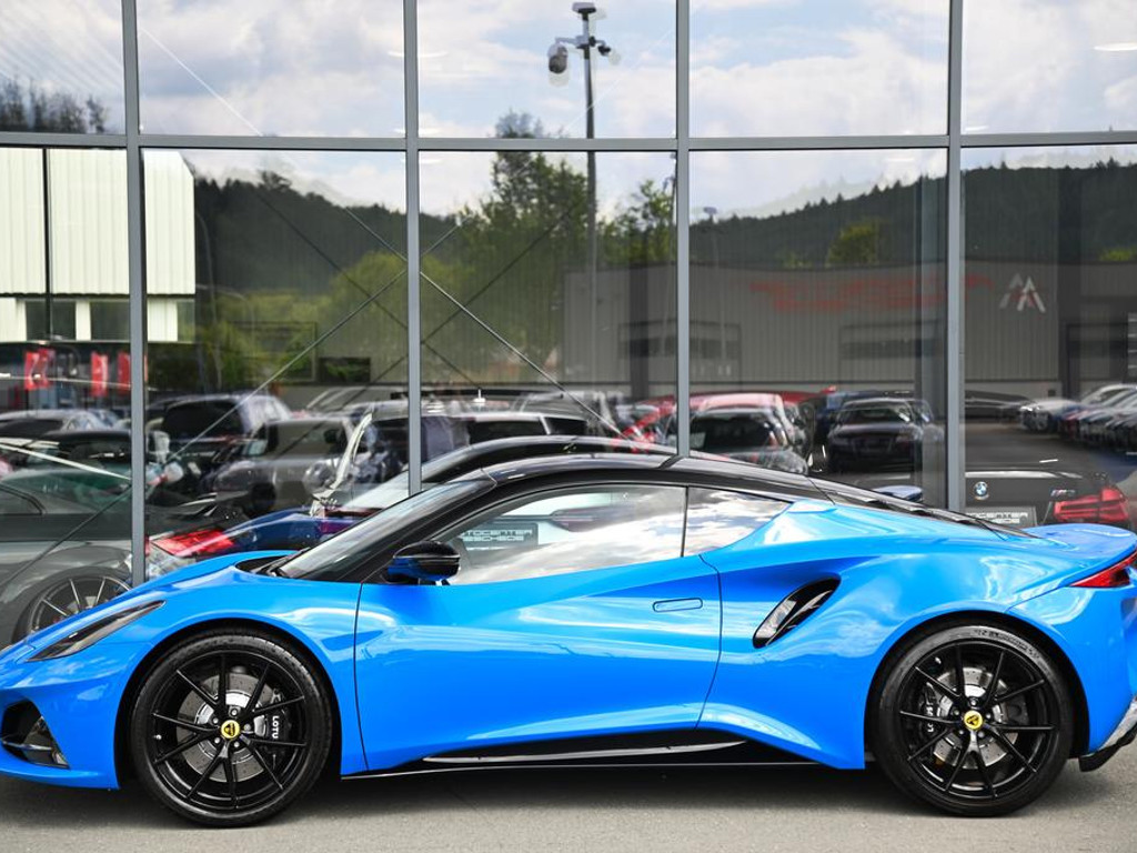 Lotus Emira