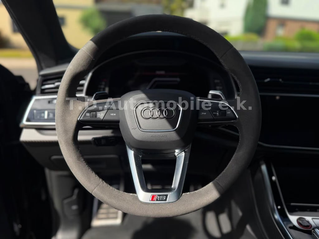 Audi RS Q8