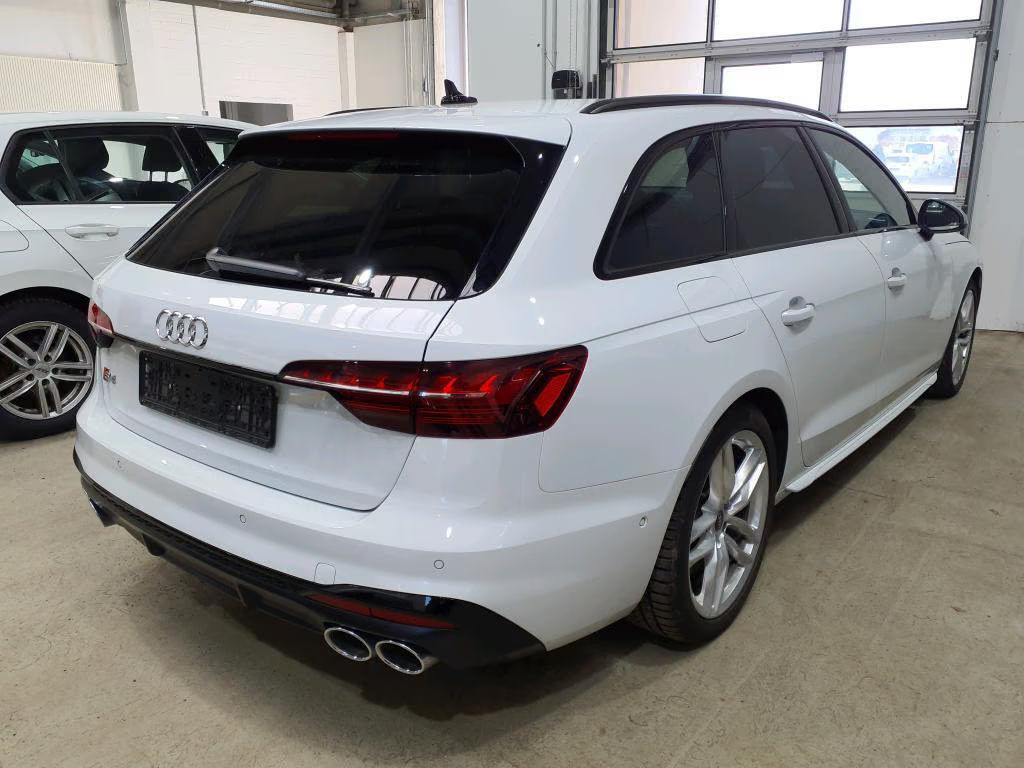 Audi S4