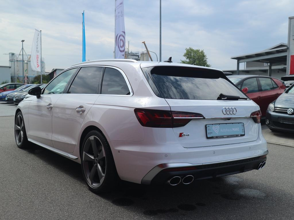 Audi S4