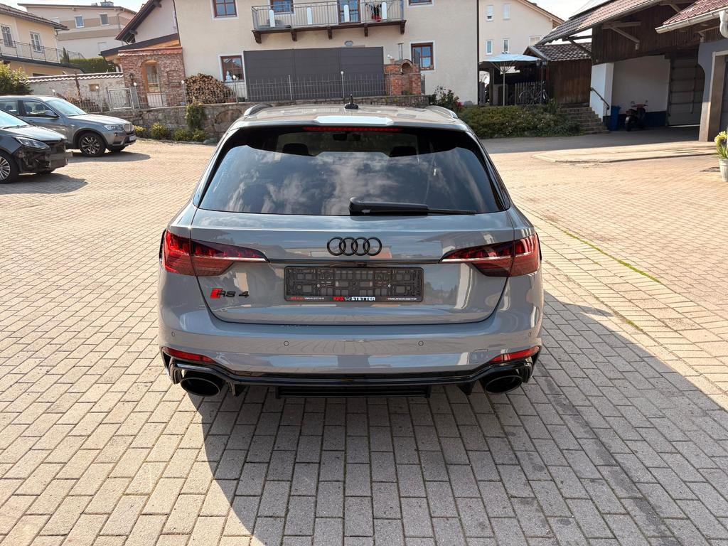 Audi RS4