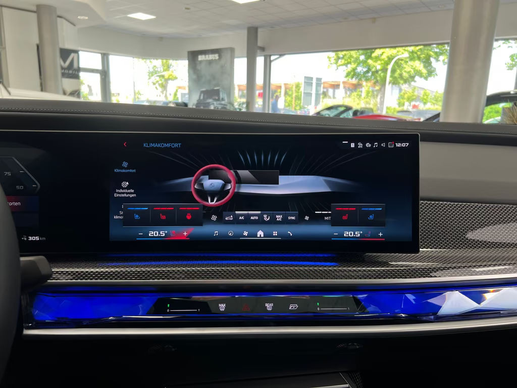 BMW i7