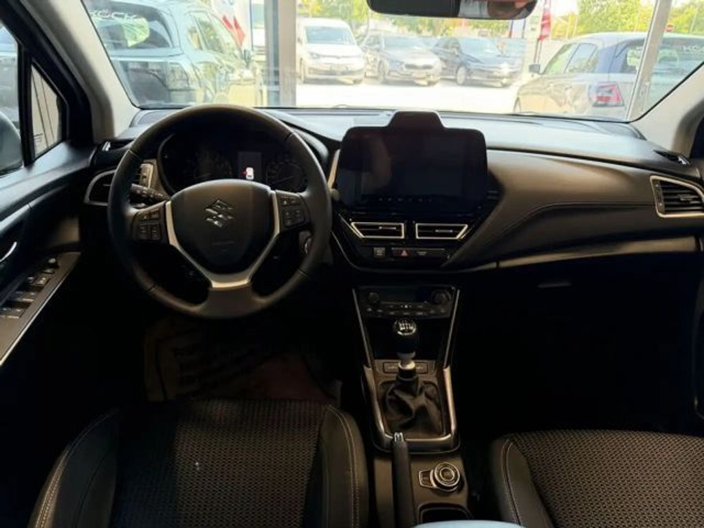 Suzuki S-Cross