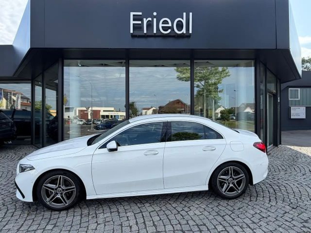 Mercedes-Benz A-Klasse A 200 AMG Line