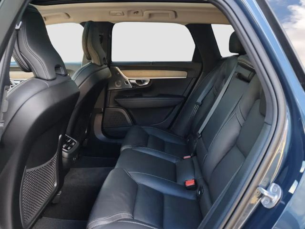 Volvo V90 Cross Country