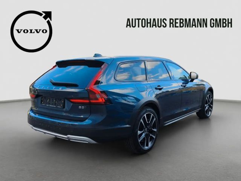 Volvo V90 Cross Country