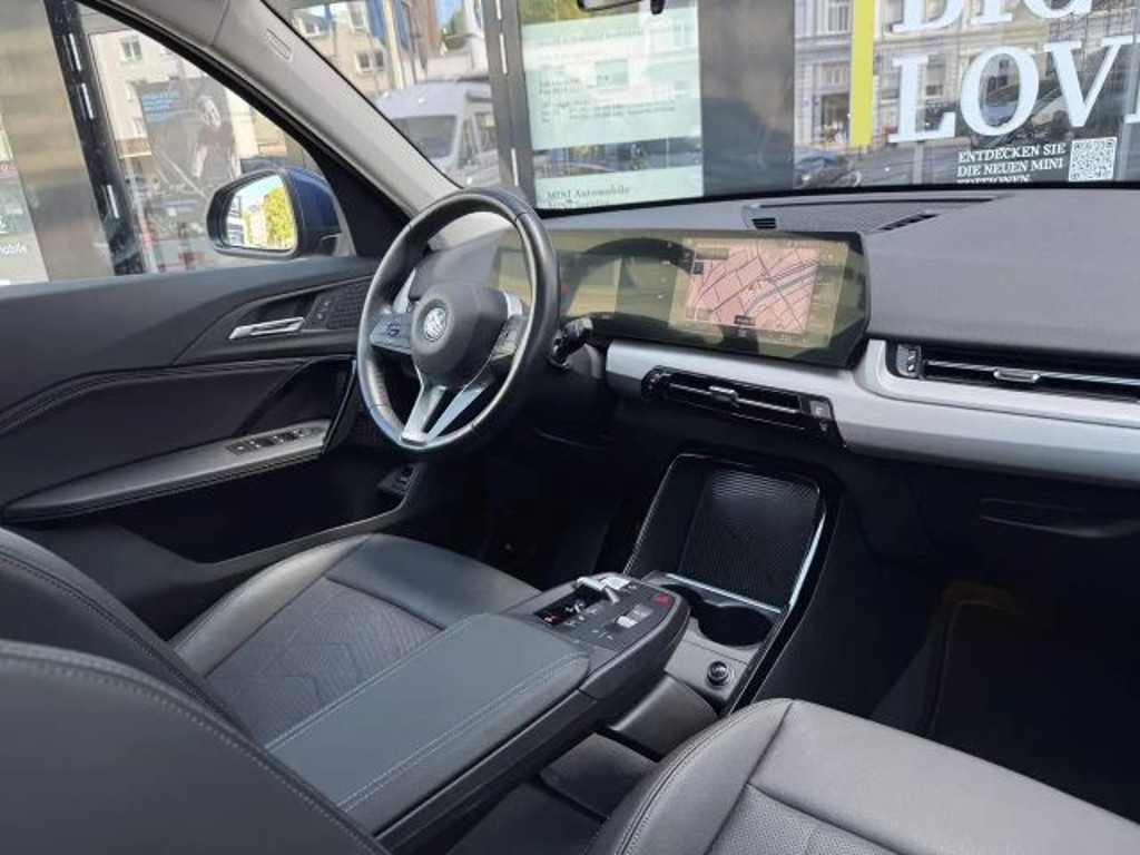 BMW iX1