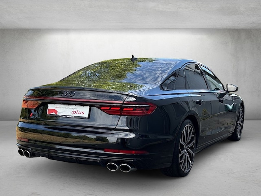 Audi S8