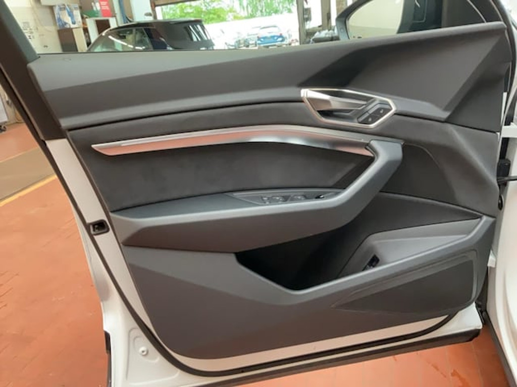 Audi Q8 e-tron