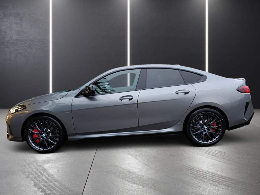 BMW M235