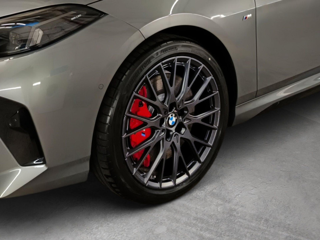 BMW M235