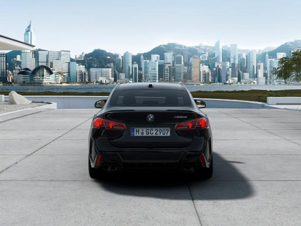 BMW M235
