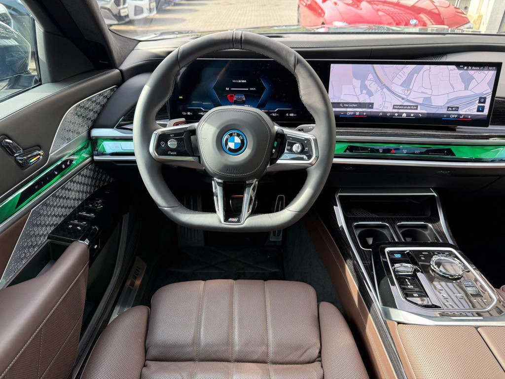 BMW i7
