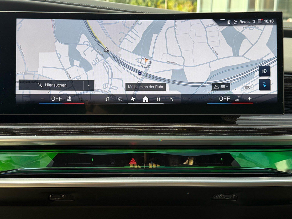 BMW i7