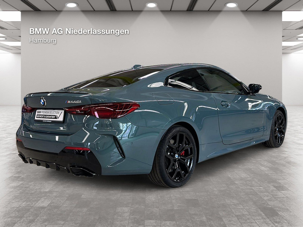 BMW M440