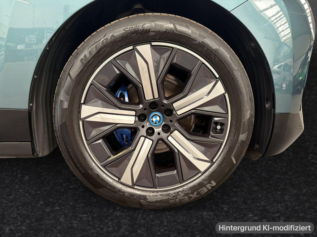 BMW iX