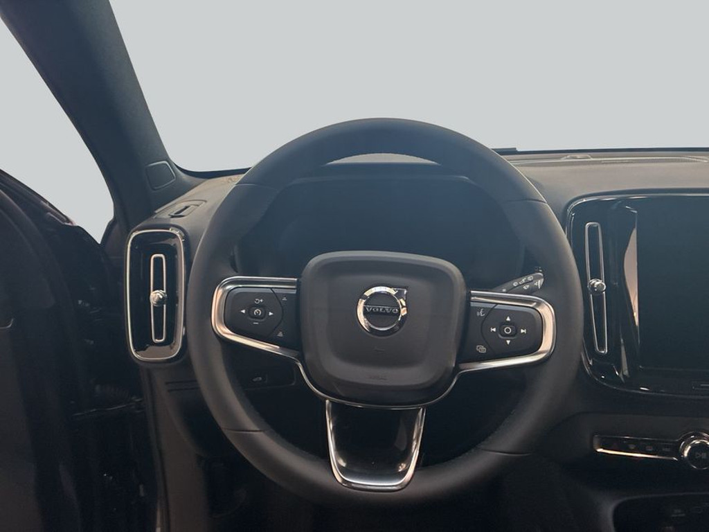 Volvo EX40