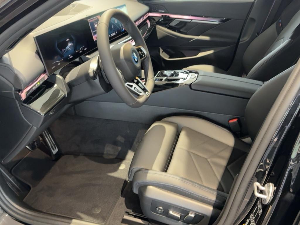 BMW i5
