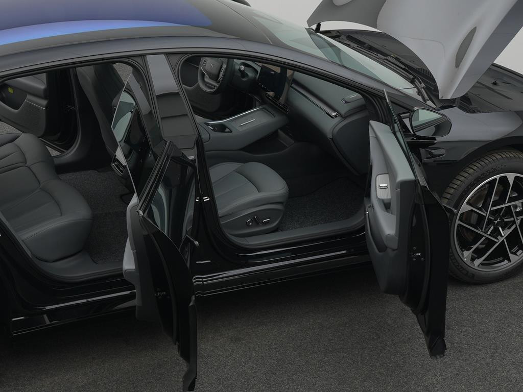 Xpeng P7