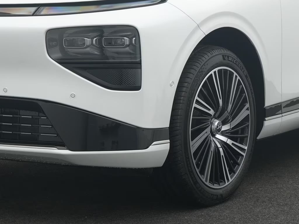 Xpeng G9