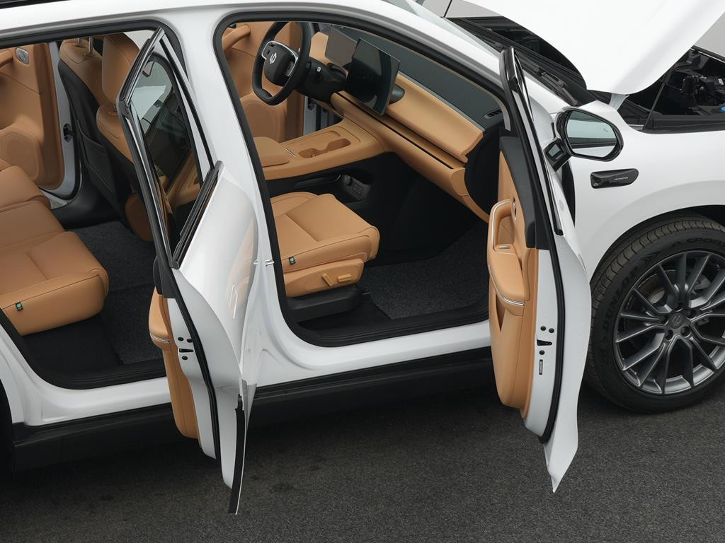 Leapmotor C10