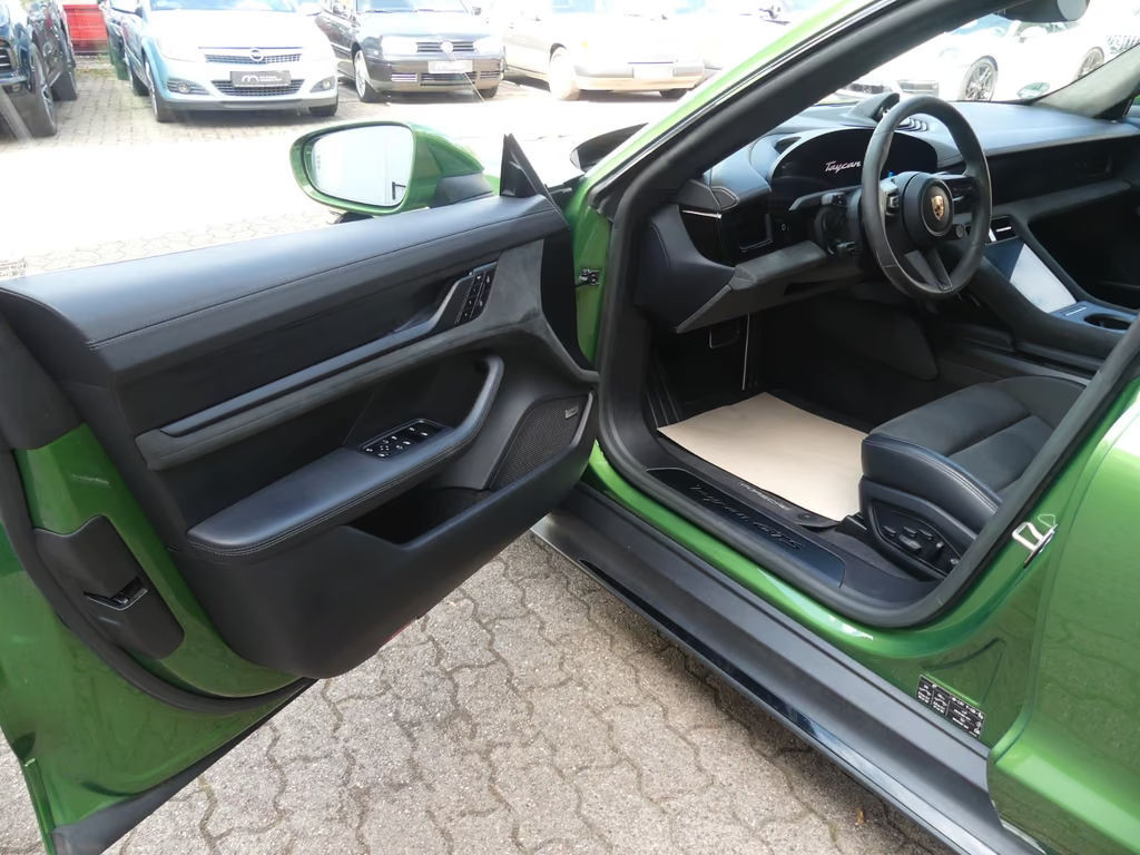 Porsche Taycan
